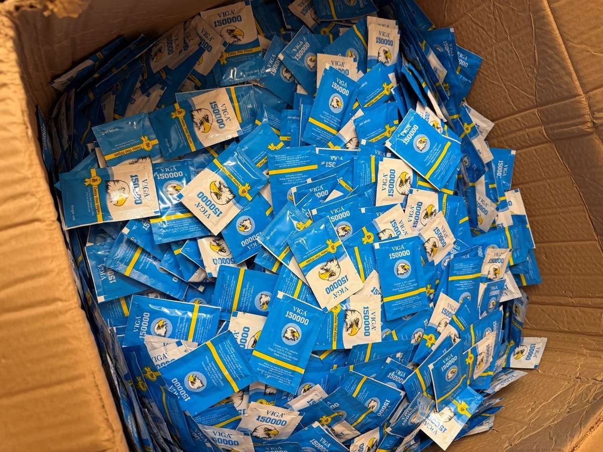 U kutiji su pronađeni preparati za potenciju / Foto: Carinska uprava Schweinfurt