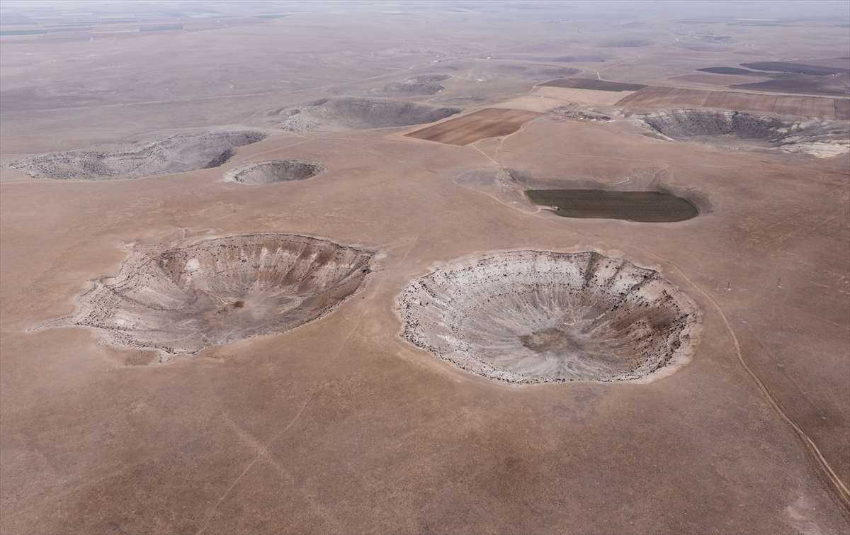 ZASTRAŠUJUĆE SNIMKE: Goleme vrtače masovno se pojavljuju u ovoj zemlji ZASTRAŠUJUĆE SNIMKE: Goleme vrtače masovno se pojavljuju u ovoj zemlji