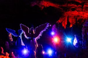 NAJVEĆI PODZEMNI BOŽIĆNI SPEKTAKL NA SVIJETU: Žive jaslice u slovenskoj Postojnskoj jami Žive jaslice u slovenskoj Postojnskoj jami / Foto: Anadolu