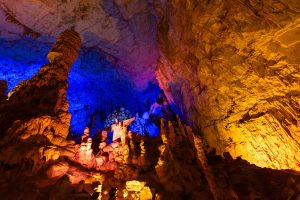 NAJVEĆI PODZEMNI BOŽIĆNI SPEKTAKL NA SVIJETU: Žive jaslice u slovenskoj Postojnskoj jami Žive jaslice u slovenskoj Postojnskoj jami / Foto: Anadolu