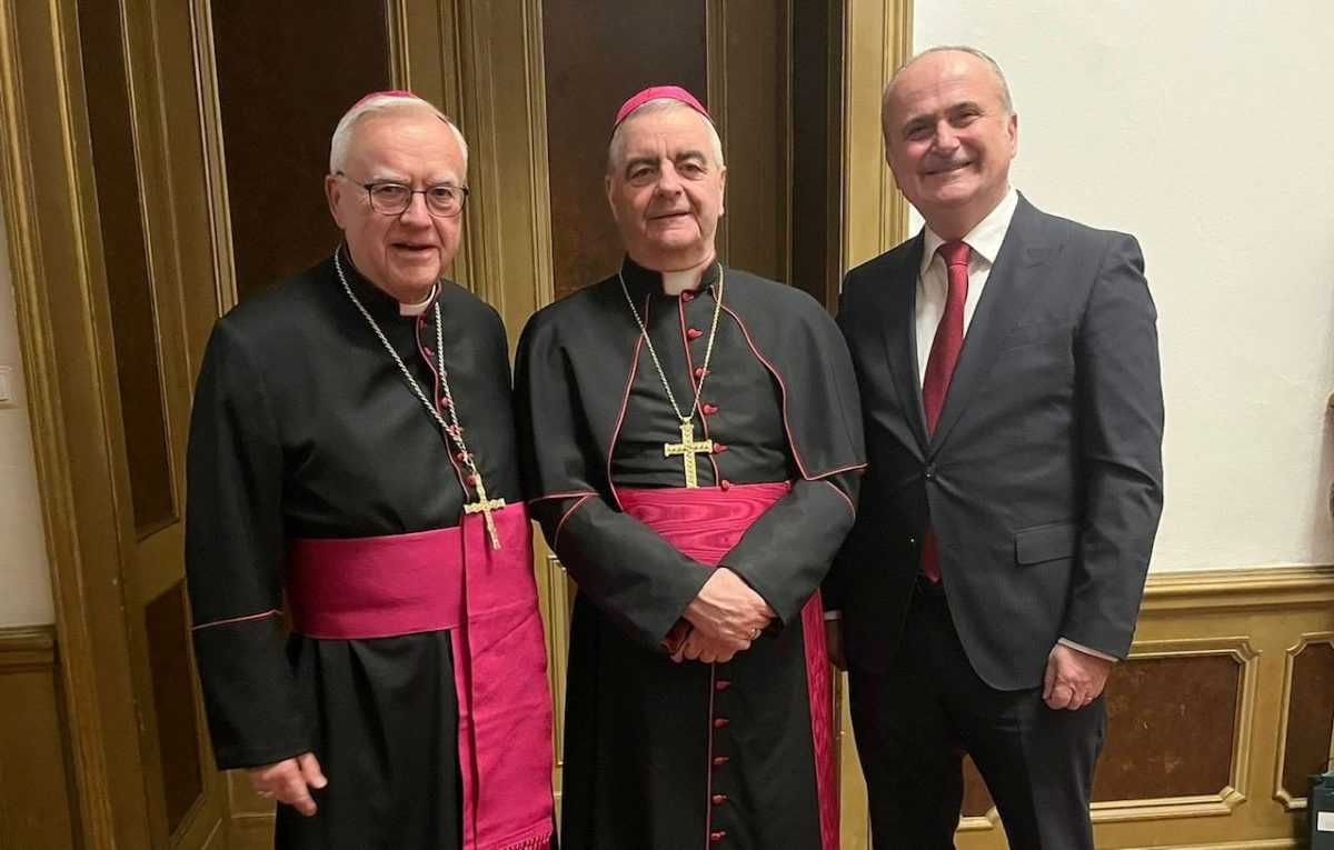 SVEČANI PRIJEM U BERLINU: Na proslavu 75. rođendana nuncija Eterović stiglo 55 stranih veleposlanika i nadbiskup Berlina    