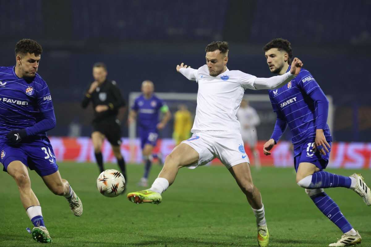 VEČER IZ SNOVA: Dinamo na Maksimiru pregazio rumunjsku momčad VEČER IZ SNOVA: Dinamo na Maksimiru pregazio rumunjsku momčad