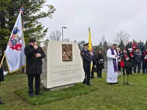 OŠTARIJE: Otkriven spomenik kralju Tomislavu u čast 1100. obljetnice Hrvatskoga Kraljevstva OŠTARIJE: Otkriven spomenik kralju Tomislavu u čast 1100. obljetnice Hrvatskoga Kraljevstva