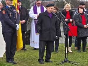 OŠTARIJE: Otkriven spomenik kralju Tomislavu u čast 1100. obljetnice Hrvatskoga Kraljevstva OŠTARIJE: Otkriven spomenik kralju Tomislavu u čast 1100. obljetnice Hrvatskoga Kraljevstva