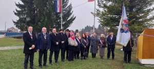 OŠTARIJE: Otkriven spomenik kralju Tomislavu u čast 1100. obljetnice Hrvatskoga Kraljevstva OŠTARIJE: Otkriven spomenik kralju Tomislavu u čast 1100. obljetnice Hrvatskoga Kraljevstva