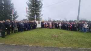 OŠTARIJE: Otkriven spomenik kralju Tomislavu u čast 1100. obljetnice Hrvatskoga Kraljevstva OŠTARIJE: Otkriven spomenik kralju Tomislavu u čast 1100. obljetnice Hrvatskoga Kraljevstva