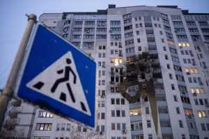 BEZ GRIJANJA OKO 6.000 STAMBENIH ZGRADA: Dok stižu osude ruskog napada, gradonačelnik Kijeva pozvao stanovnike da privremeno napuste grad BEZ GRIJANJA OKO 6.000 STAMBENIH ZGRADA: Dok stižu osude ruskog napada, gradonačelnik Kijeva pozvao stanovnike da privremeno napuste grad