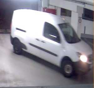 SNIMKE NADZORNIH KAMERA: Policija objavila fotografije muškaraca koji su izveli najveću pljačku u Njemačkoj Automobil koji su koristili pljačkaši/ Foto: Polizei NRW