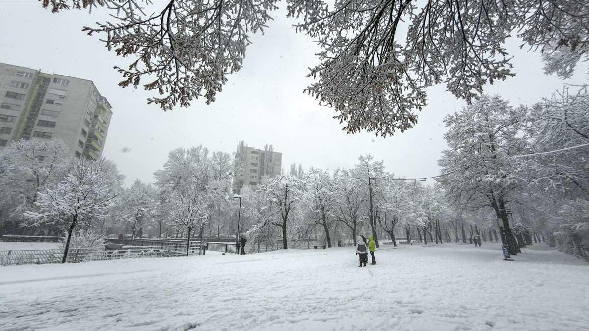 Snijeg u Sarajevu/ Foto: Anadolu