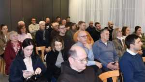 „HRVATSKI MUČENICI“ U FRIEDRICHSHAFENU: Potresna projekcija o komunističkim zločinima koji su skrivani desetljećima „HRVATSKI MUČENICI“ U FRIEDRICHSHAFENU: Potresna projekcija o komunističkim zločinima koji su skrivani desetljećima