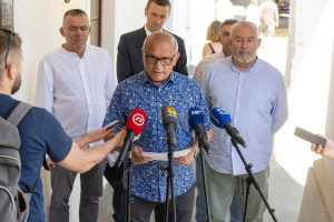 Članovi Domovinskog pokreta na ukanjanju mauzolej Šoškočaninu / Foto: Fenix (DP)