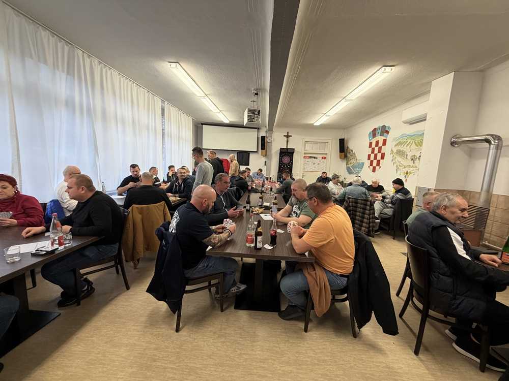 PRIJATELJSKA BORBA I VRHUNSKA ATMOSFERA: Valentinovski turnir u beli okupio 20 parova u Calwu Valentinovski turnir u beli okupio 20 parova u Calwu / Foto: Jure Perić