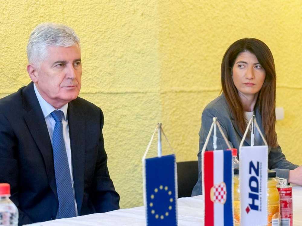 DRAGAN ČOVIĆ U KONJICU: Zajedništvo ključ političke stabilnosti Hrvata u BiH Dragan Čović, Darijana Filipović / Foto: HDZ BiH