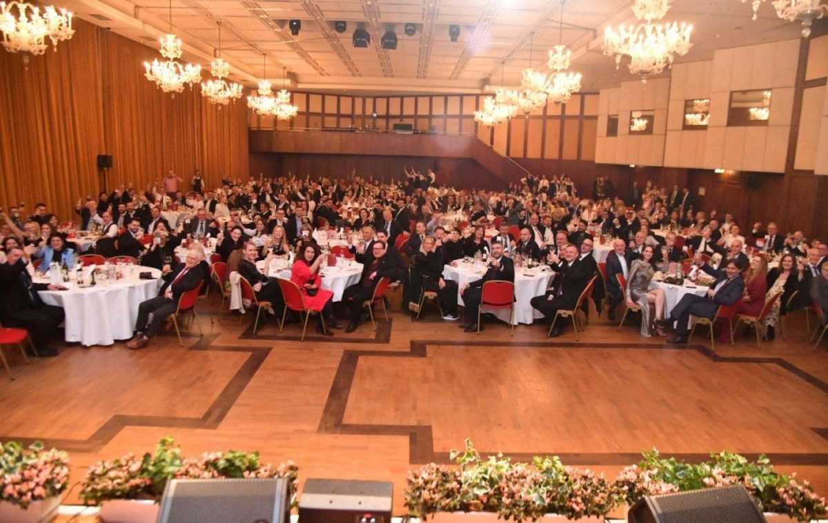 DOMOVNICA 2026.: Sve o glazbenicima i voditeljima koji će dati posebnu notu svečanoj dodjeli nagrada u Bad Homburgu DOMOVNICA 2026.: Sve o glazbenicima i voditeljima koji će dati posebnu notu svečanoj dodjeli nagrada u Bad Homburgu