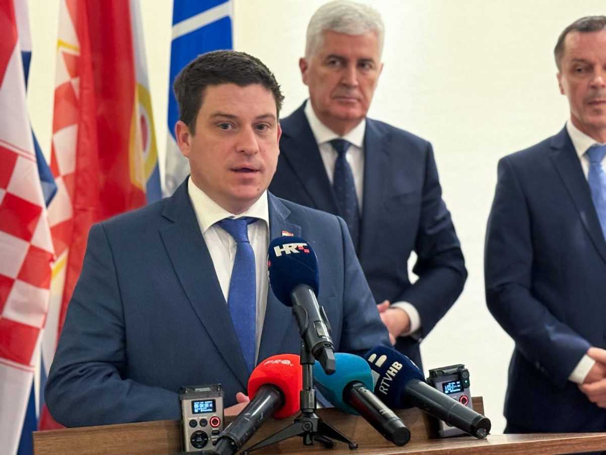 LIVNO SREDIŠTE KOORDINACIJE: Svi dužnosnici HDZ-a BiH na okupu uz potporu iz Zagreba Oleg Butković / Foto: HDZ BiH