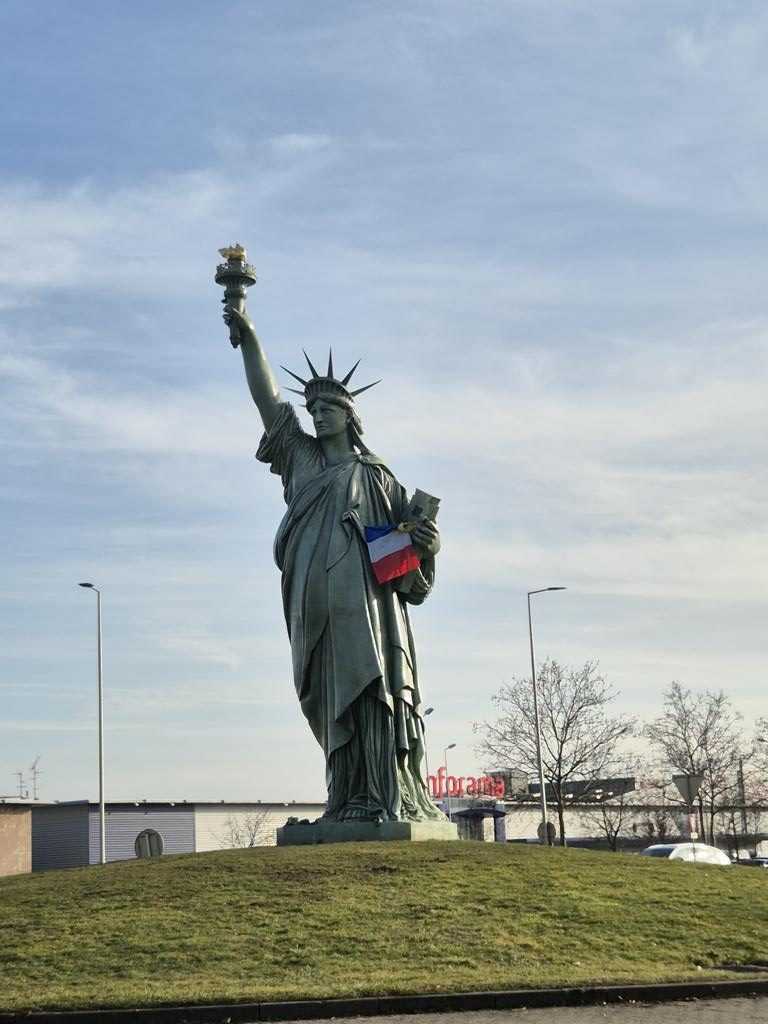 FRANCUSKI ŠARM, TAJANSTVENE LEGENDE I „KIP SLOBODE“: Bilo da ovdje zalutate ili dođete namjerno, nećete požaliti FRANCUSKI ŠARM, TAJANSTVENE LEGENDE I „KIP SLOBODE“: Bilo da ovdje zalutate ili dođete namjerno, nećete požaliti