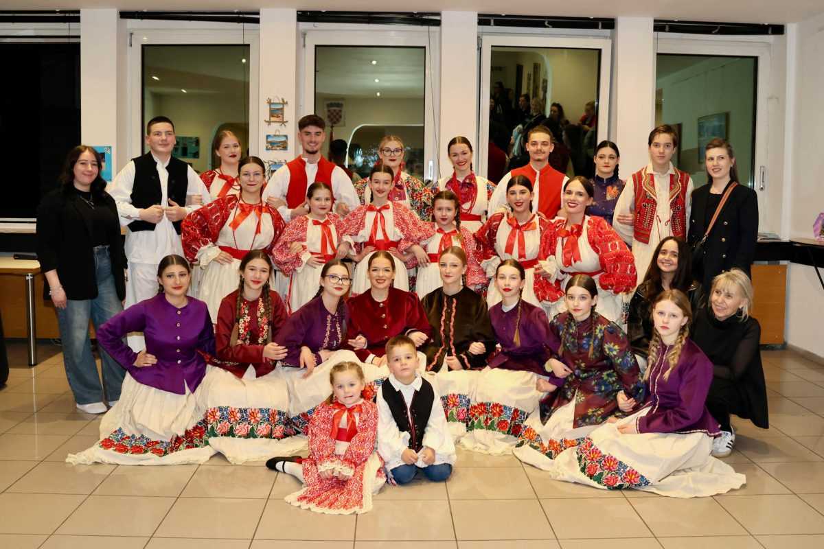 „LIJEPA NAŠA KROZ OBJEKTIV“: Emocije, ponos i neraskidivo zajedništvo u Stuttgartu „LIJEPA NAŠA KROZ OBJEKTIV“: Emocije, ponos i neraskidivo zajedništvo u Stuttgartu