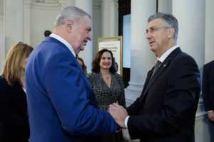 MARKO LJUBIĆ: Školska knjiga zabila glogov kolac u srce antifašističkog vampira MARKO LJUBIĆ: Školska knjiga zabila glogov kolac u srce antifašističkog vampira