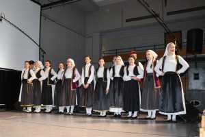 NA KONCERTU U GERLINGENU VELIK BROJ LJUDI, POSLANE SNAŽNE PORUKE: Hrvati se vraćaju kući, šaljite djecu neka uče hrvatski jezik...