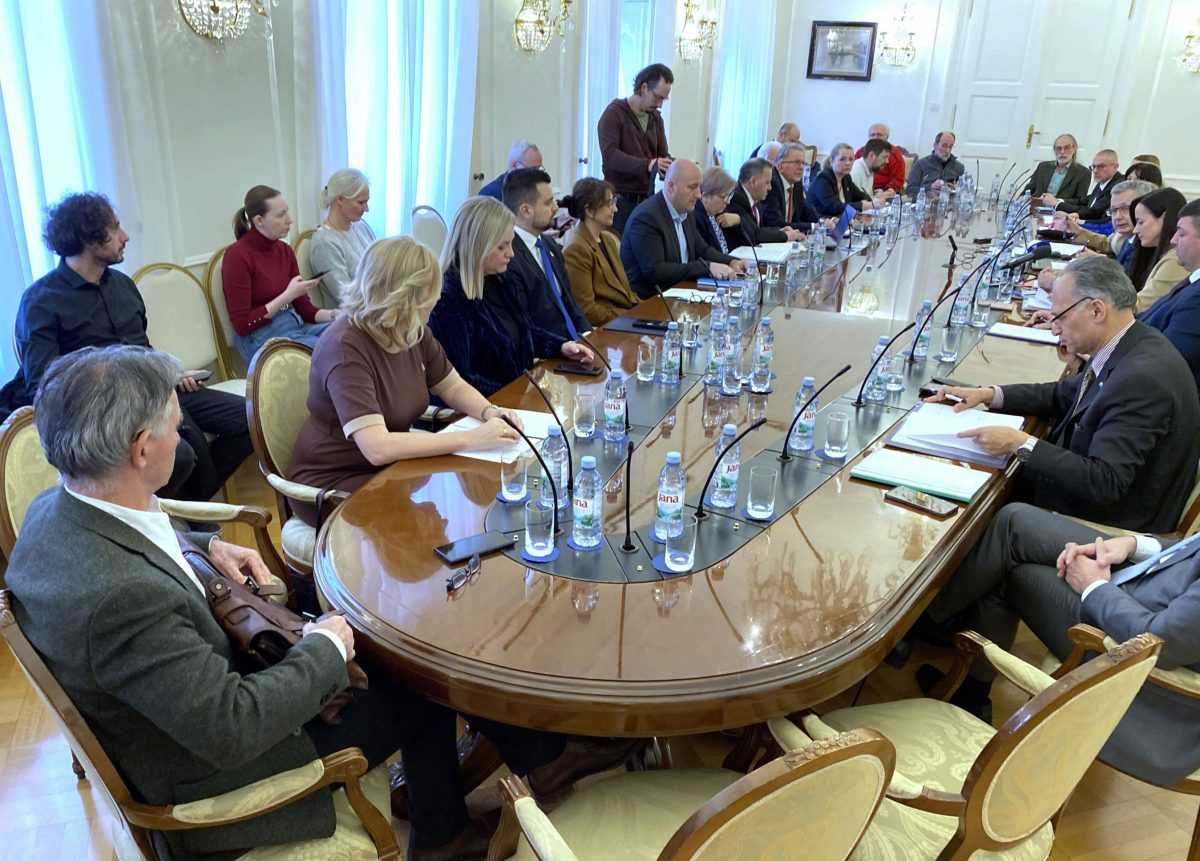 Sjednica Savjeta za nacionalne manjine / Foto: Hina