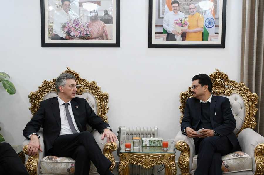 PLENKOVIĆ U DELHIJU: Indija je pouzdan partner za sigurnost, obranu i umjetnu inteligenciju PLENKOVIĆ U DELHIJU: Indija je pouzdan partner za sigurnost, obranu i umjetnu inteligenciju