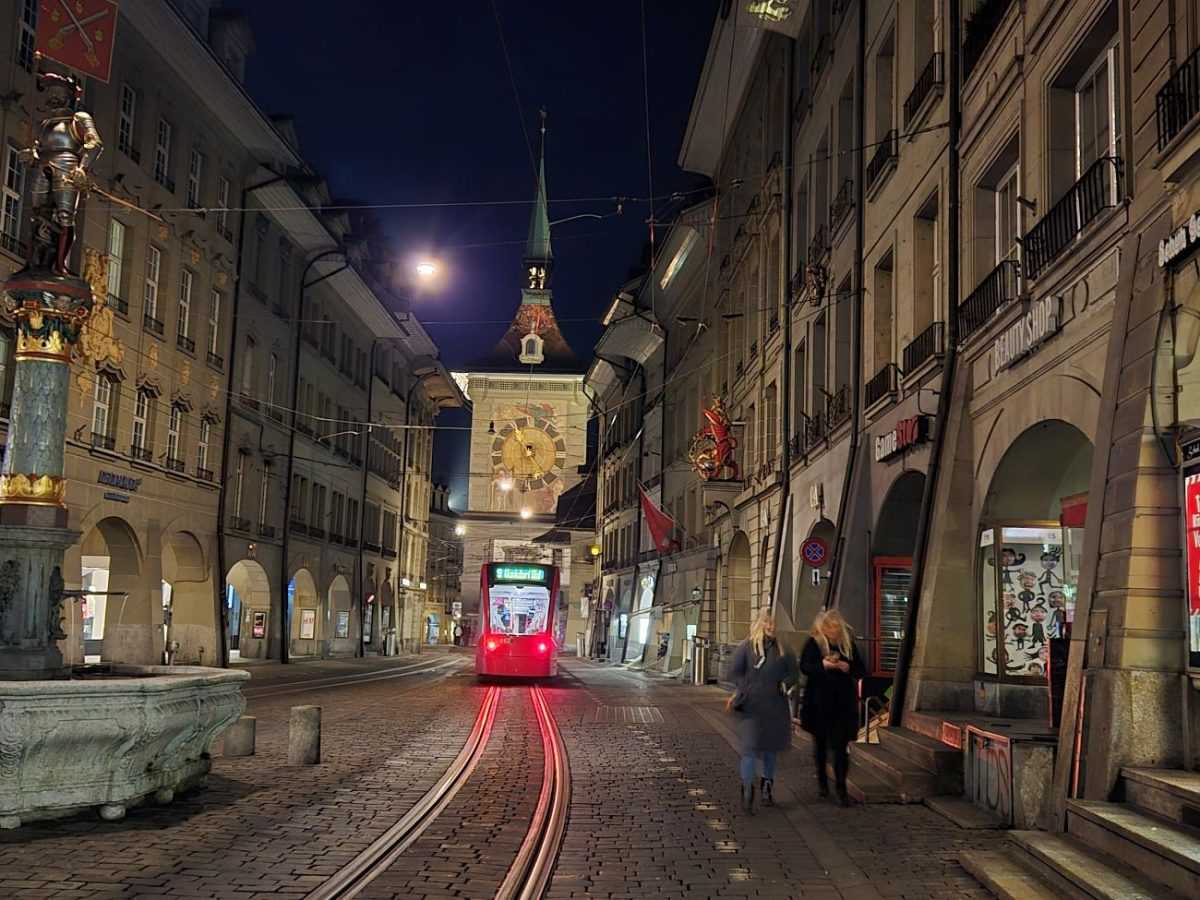 BERN - SVE SAMO NE OBIČAN GRAD: Što je u brojnim podrumima, zašto medvjed iznad grada, Eistein i još puno toga! BERN - SVE SAMO NE OBIČAN GRAD: Što je u brojnim podrumima, zašto medvjed iznad grada, Eistein i još puno toga!