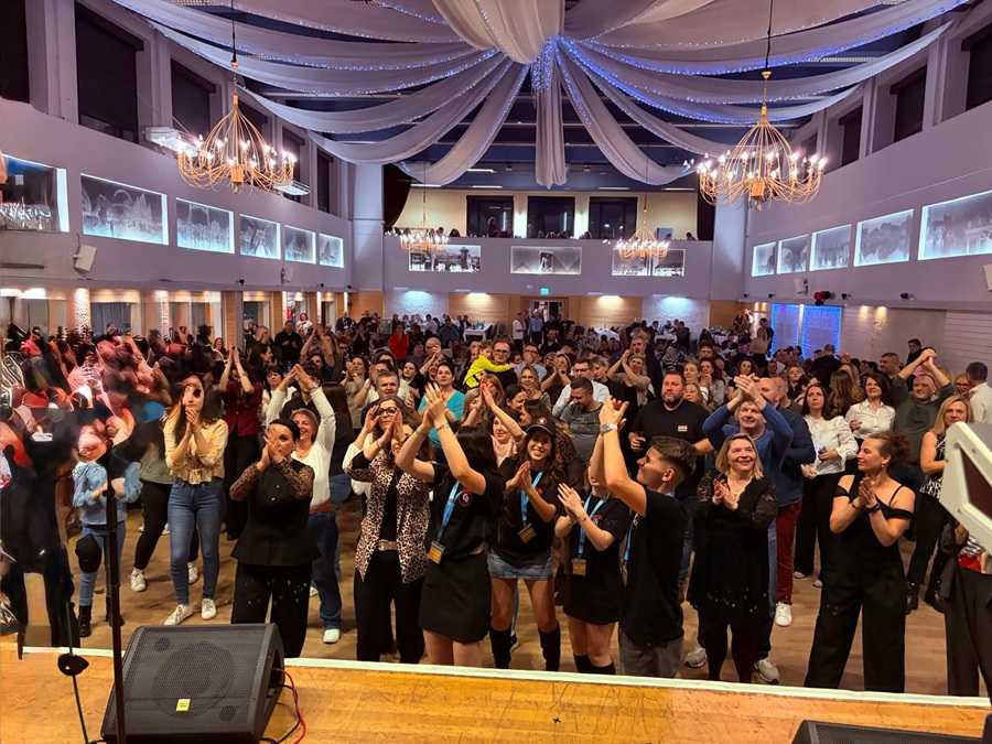 NOĆ ZA PAMĆENJE U NÜRNBERGU: Više od 650 Hrvata disalo je kao jedno za rođendan Corona Banda Corona Band proslavio 25 godina postojanja u Nürnbergu / Foto: Fenix (SIM)