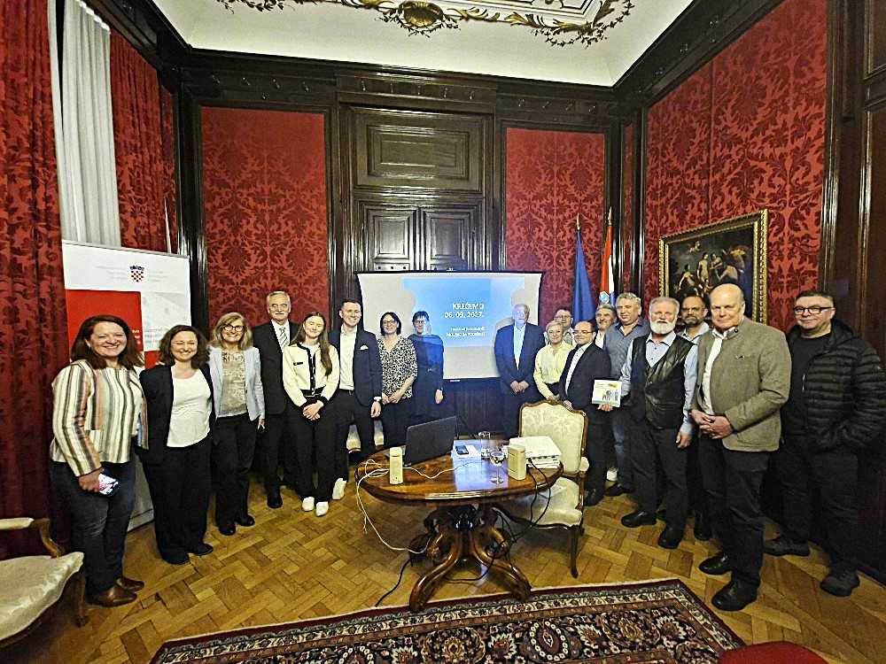 “OD VRTIĆA DO MATURE” U Veleposlanstvu RH u Beču predstavljen Dvojezični odgojno - obrazovni sustav na hrvatskom i njemačkom jeziku “OD VRTIĆA DO MATURE” U Veleposlanstvu RH u Beču predstavljen Dvojezični odgojno - obrazovni sustav na hrvatskom i njemačkom jeziku