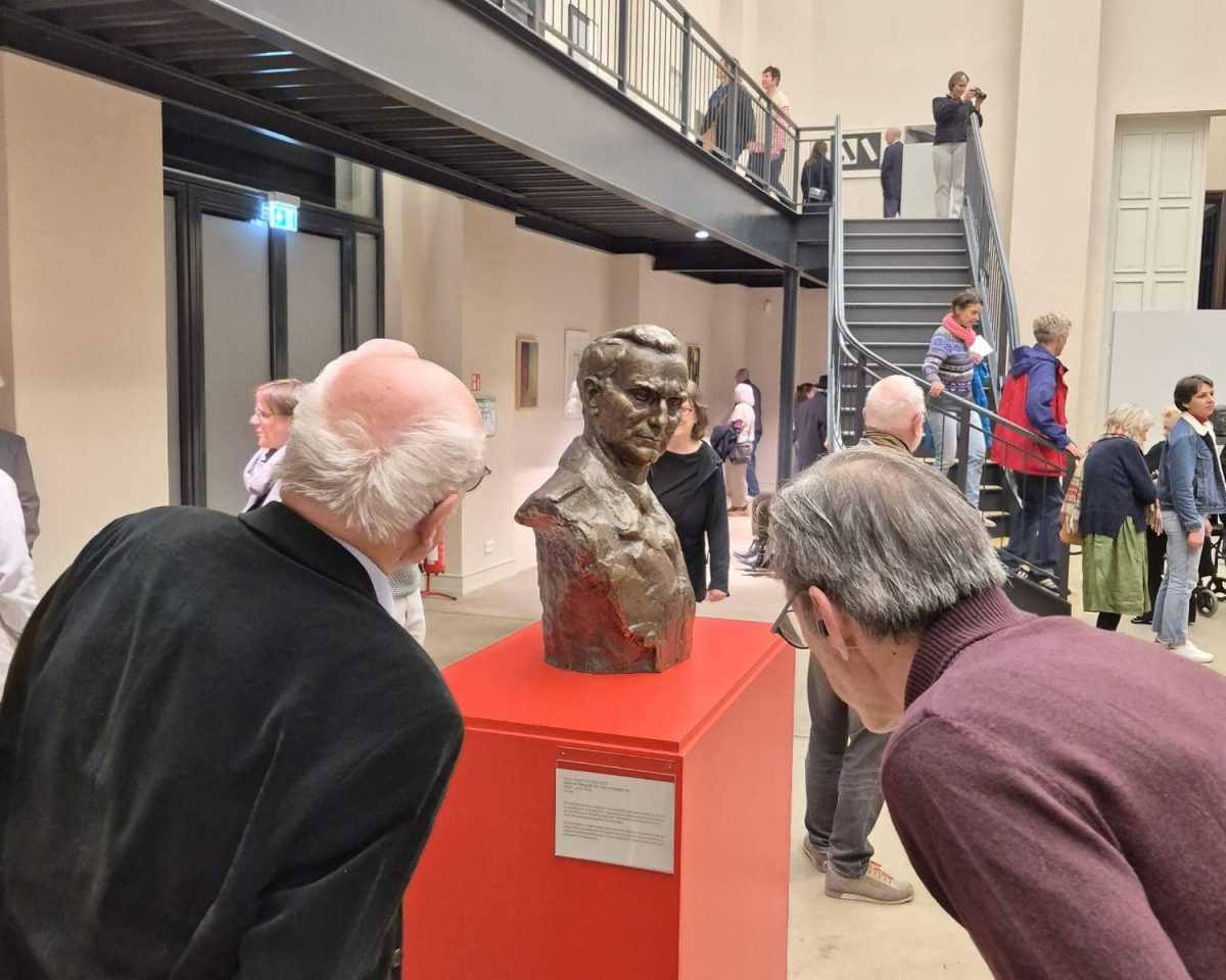 VELIČANJE TITA I PROPALE JUGOSLAVIJE: U Berlinu otvorena izložba „Estetika kao politička strategija 1945-1960“ VELIČANJE TITA I PROPALE JUGOSLAVIJE: U Berlinu otvorena izložba „Estetika kao politička strategija 1945-1960“