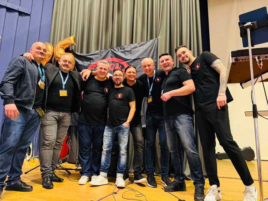 NOĆ ZA PAMĆENJE U NÜRNBERGU: Više od 650 Hrvata disalo je kao jedno za rođendan Corona Banda Corona Band proslavio 25 godina postojanja u Nürnbergu / Foto: Fenix (SIM)