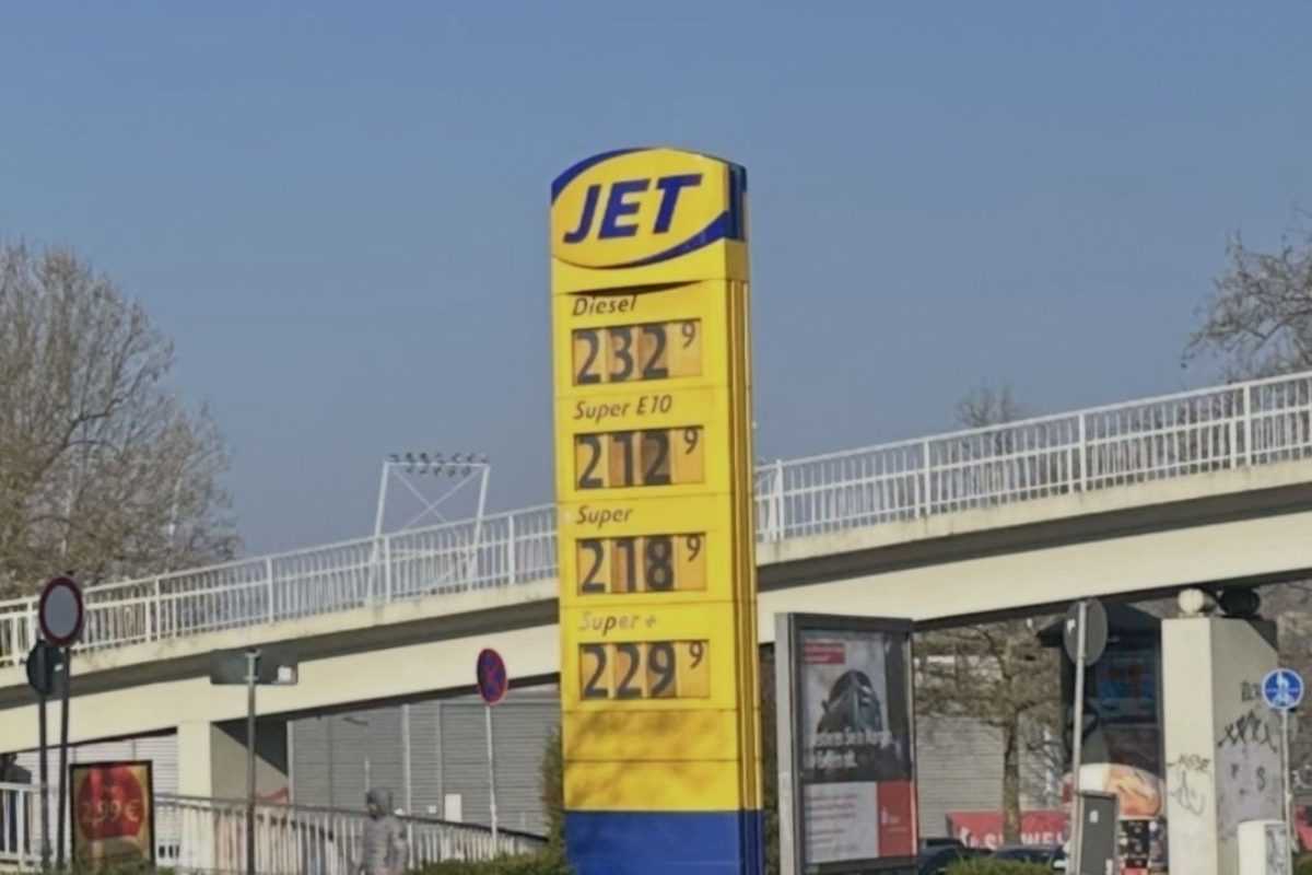 VRTOGLAVI RAST: Cijena dizela skočila za 12 centi i približava se rekordnoj visini  