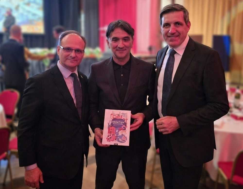 VELIKI INTERES U BAD HOMBURGU: Predstavljeno njemačko izdanje bestselera „Hrvatska u 30 priča“ Zlatko Dalić na predstavljanju knjige / Foto: Fenix (SIM)