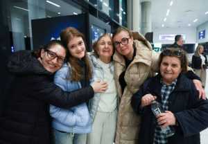 BIJEG OD PAKLA RATA: U Zagreb sletio zrakoplov iz Dubaija sa 157 hrvatskih državljana