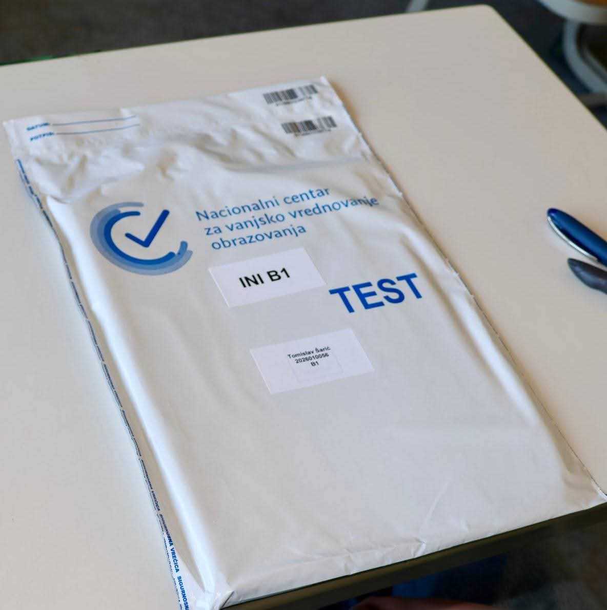 HRVATSKI JEZIK U SRCU NJEMAČKE: Čak 13 ispitnih mjesta u Stuttgartu, Mannheimu i Ulmu – Hrvati u Baden-Württembergu čuvaju materinski jezik HRVATSKI JEZIK U SRCU NJEMAČKE: Čak 13 ispitnih mjesta u Stuttgartu, Mannheimu i Ulmu – Hrvati u Baden-Württembergu čuvaju materinski jezik