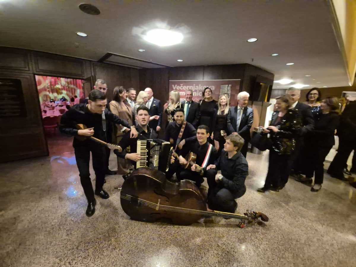 PRVI GOSTI NA CRVENOM TEPIHU: Počinje svečana dodjela nagrada Večernjakova domovnica u Bad Homburgu