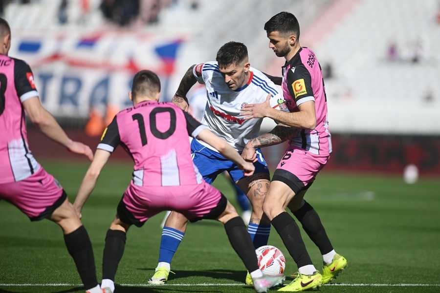 LIVAJA I REBIĆ SRUŠILI LOKOMOTIVU: Hajduk slavio na Poljudu, učvrstio se na drugom mjestu Detalj s utakmice Hajduk-Lokomotiva / Foto: Hina