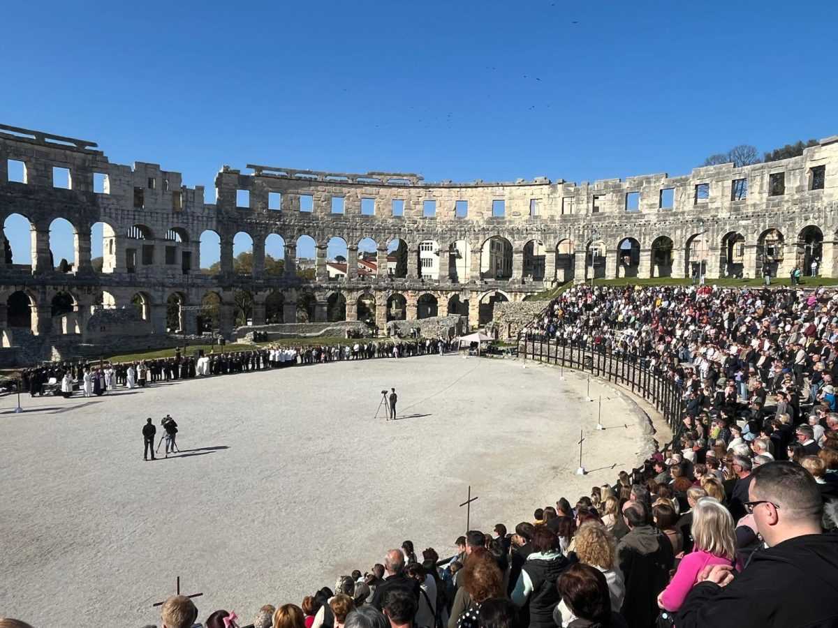 Pobožnost križnog puta u Puli / Foto: Hina