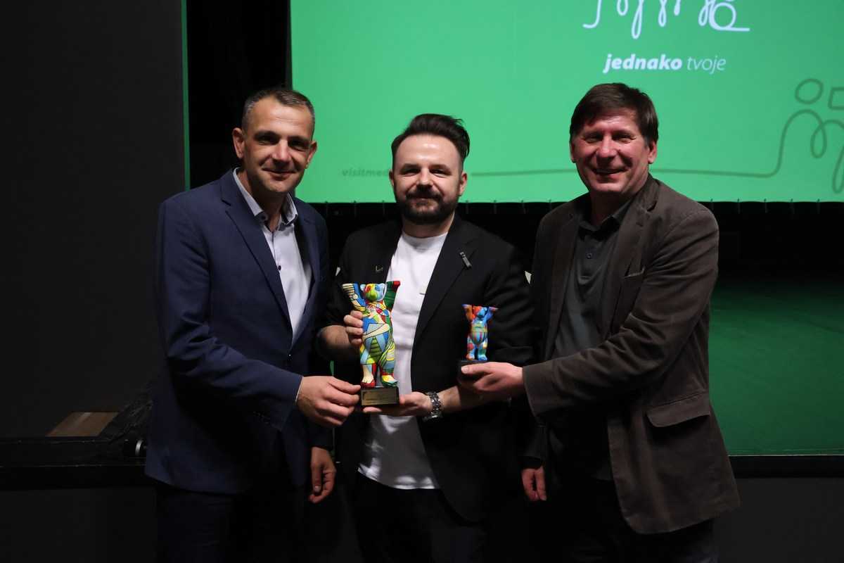 Uručenje nagrade / Foto: TZMŽ