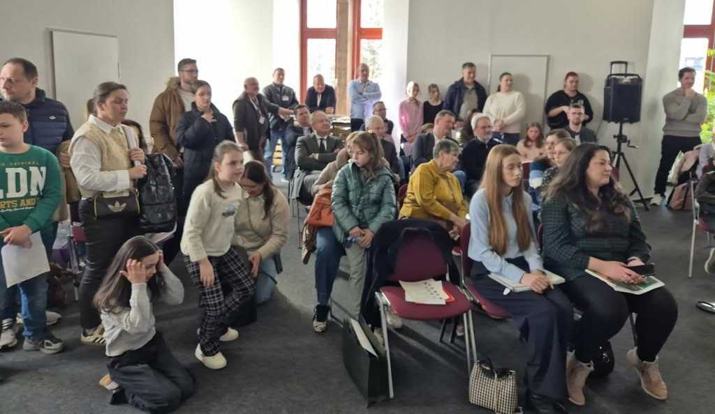 HRVATSKA RIJEČ ŽIVI I DALEKO OD DOMOVINE: U Neu-Isenburgu održano 11. Natjecanje u čitanju Hrvatske nastave u Hessenu i Saarlandu HRVATSKA RIJEČ ŽIVI I DALEKO OD DOMOVINE: U Neu-Isenburgu održano 11. Natjecanje u čitanju Hrvatske nastave u Hessenu i Saarlandu