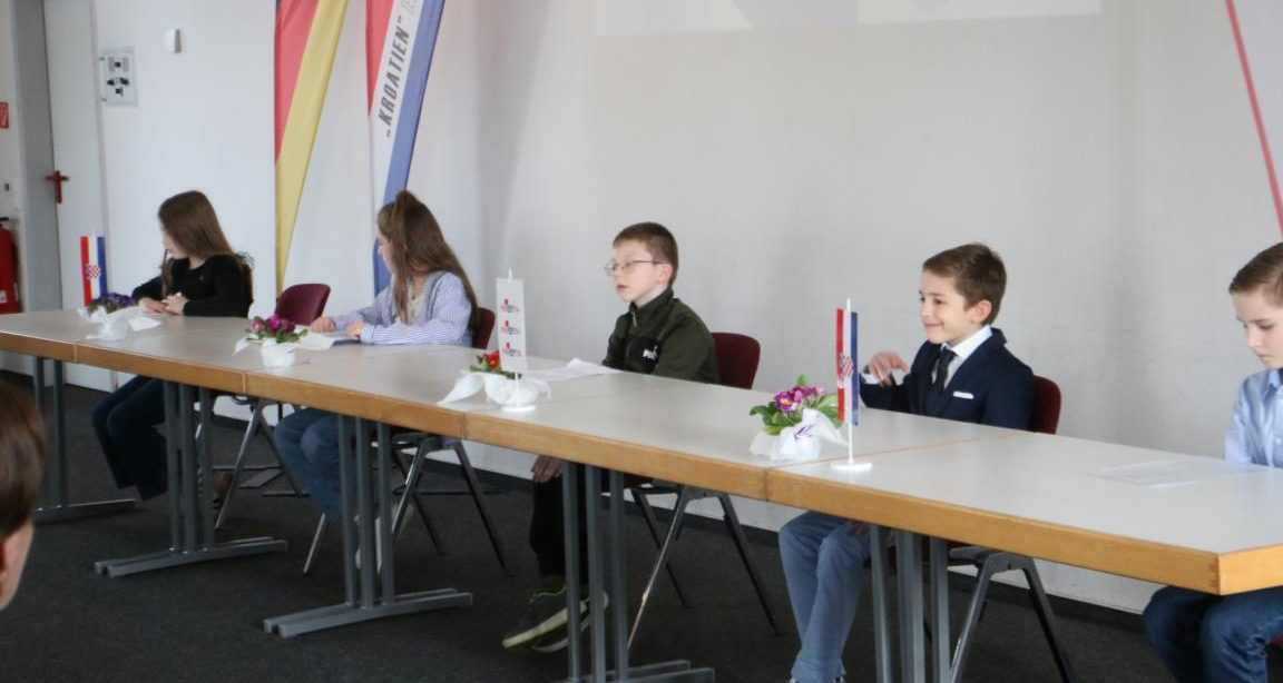 HRVATSKA RIJEČ ŽIVI I DALEKO OD DOMOVINE: U Neu-Isenburgu održano 11. Natjecanje u čitanju Hrvatske nastave u Hessenu i Saarlandu HRVATSKA RIJEČ ŽIVI I DALEKO OD DOMOVINE: U Neu-Isenburgu održano 11. Natjecanje u čitanju Hrvatske nastave u Hessenu i Saarlandu