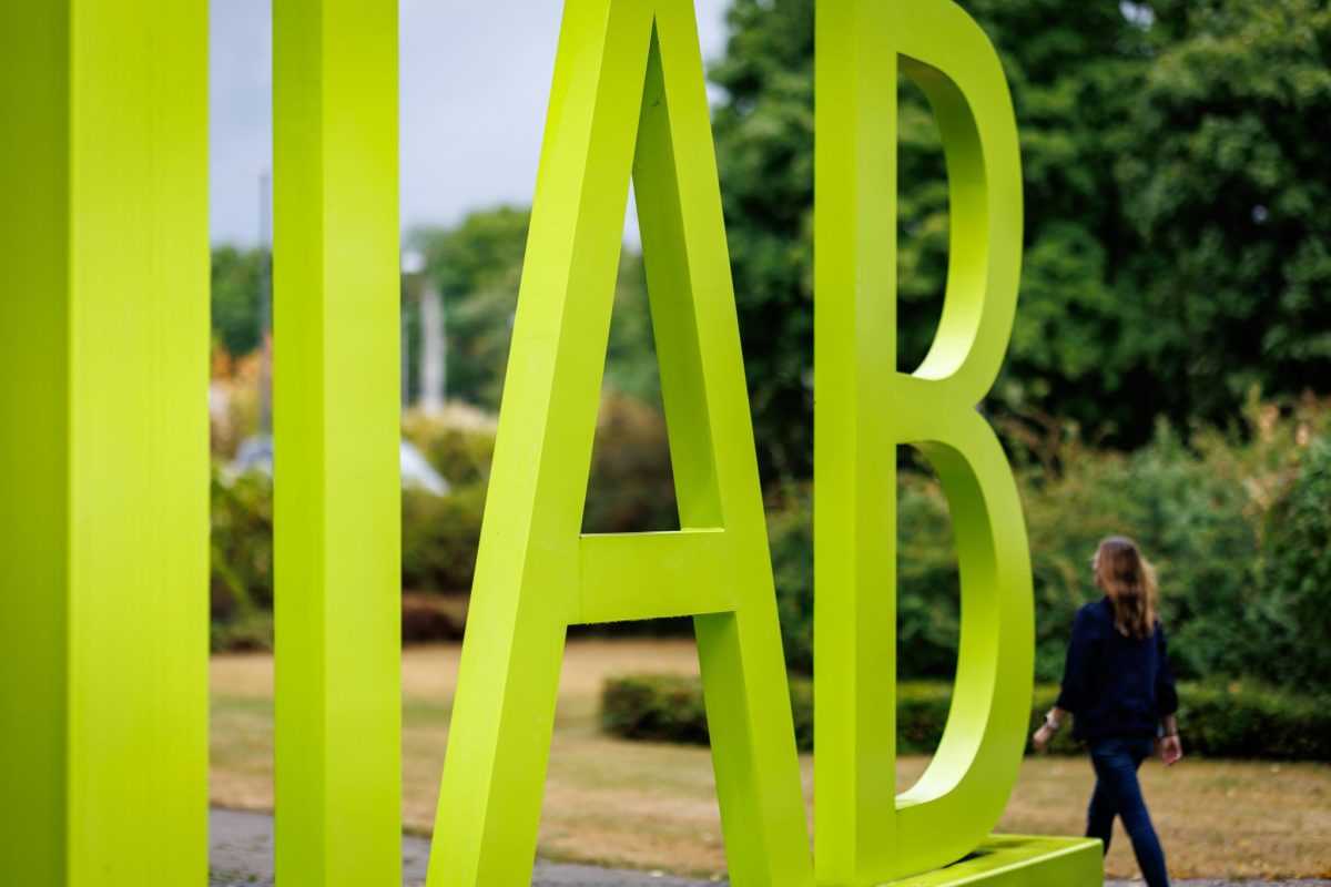 IAB/ Foto: Daniel Karmann/dpa