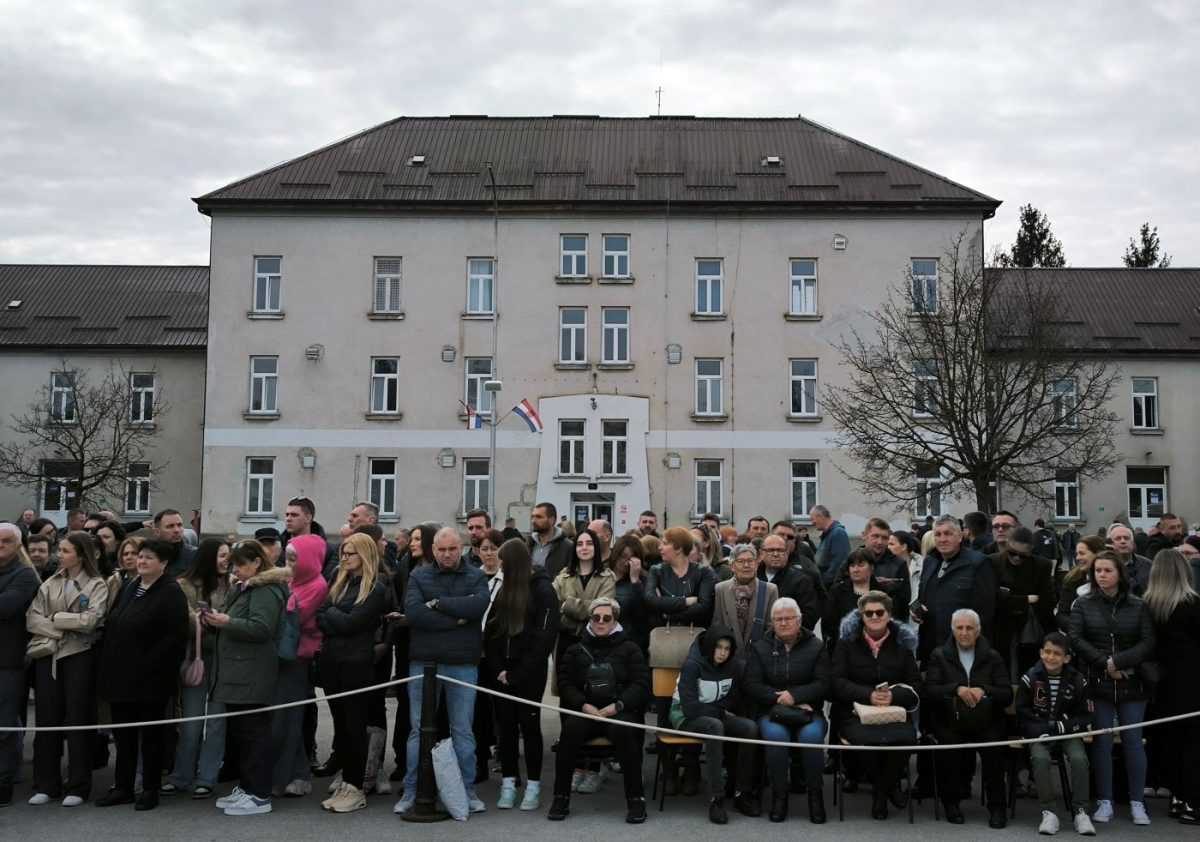MEĐU 400 ROČNIKA I THOMPSONOVA KĆI: U vojarni u Požegi prisegnuo prvi naraštaj ročnika