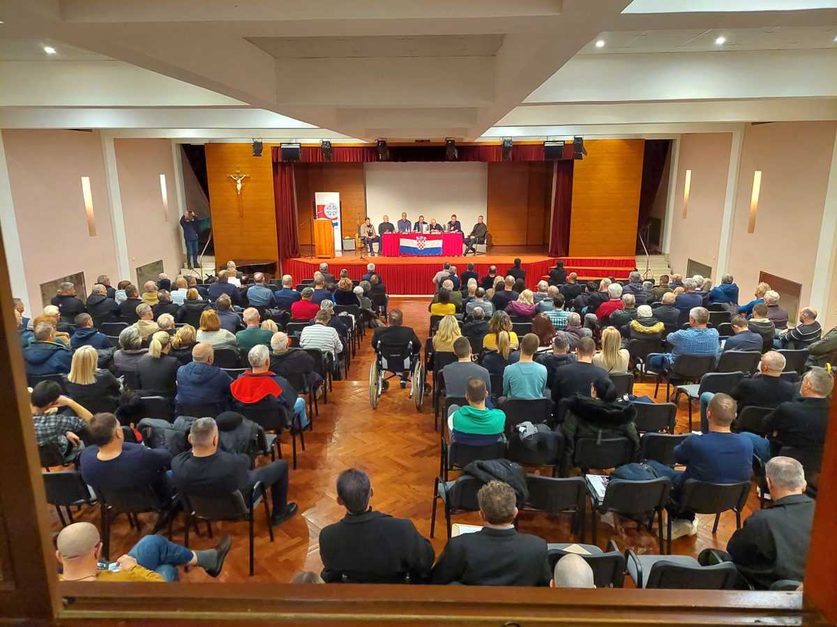 VELIKI JUBILEJ: Hrvatska udruga Benedikt obilježava 15 godina djelovanja i više od 600 kulturnih programa VELIKI JUBILEJ: Hrvatska udruga Benedikt obilježava 15 godina djelovanja i više od 600 kulturnih programa