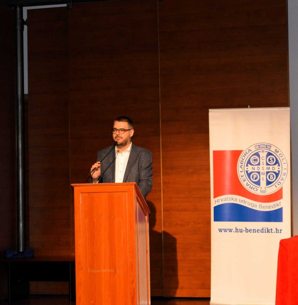 VELIKI JUBILEJ: Hrvatska udruga Benedikt obilježava 15 godina djelovanja i više od 600 kulturnih programa VELIKI JUBILEJ: Hrvatska udruga Benedikt obilježava 15 godina djelovanja i više od 600 kulturnih programa