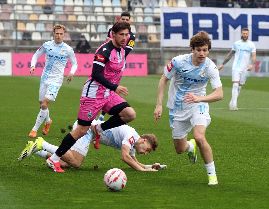 RIJEKA SRUŠILA LOKOMOTIVU: Ključna pobjeda u borbi za vrh ljestvice, Rijeka skočila na treće mjesto HNL-a Detalj s utakmice Rijeka-Lokomotiva / Foto: Hina