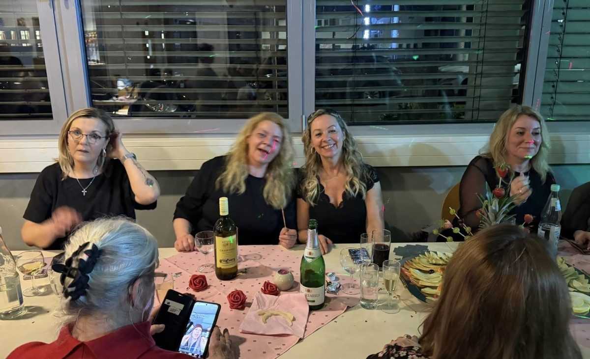 DAN ŽENA U STUTTGARTU: Udruga Srce Vatreno okupila brojne goste uz pjesmu i domaće specijalitete DAN ŽENA U STUTTGARTU: Udruga Srce Vatreno okupila brojne goste uz pjesmu i domaće specijalitete