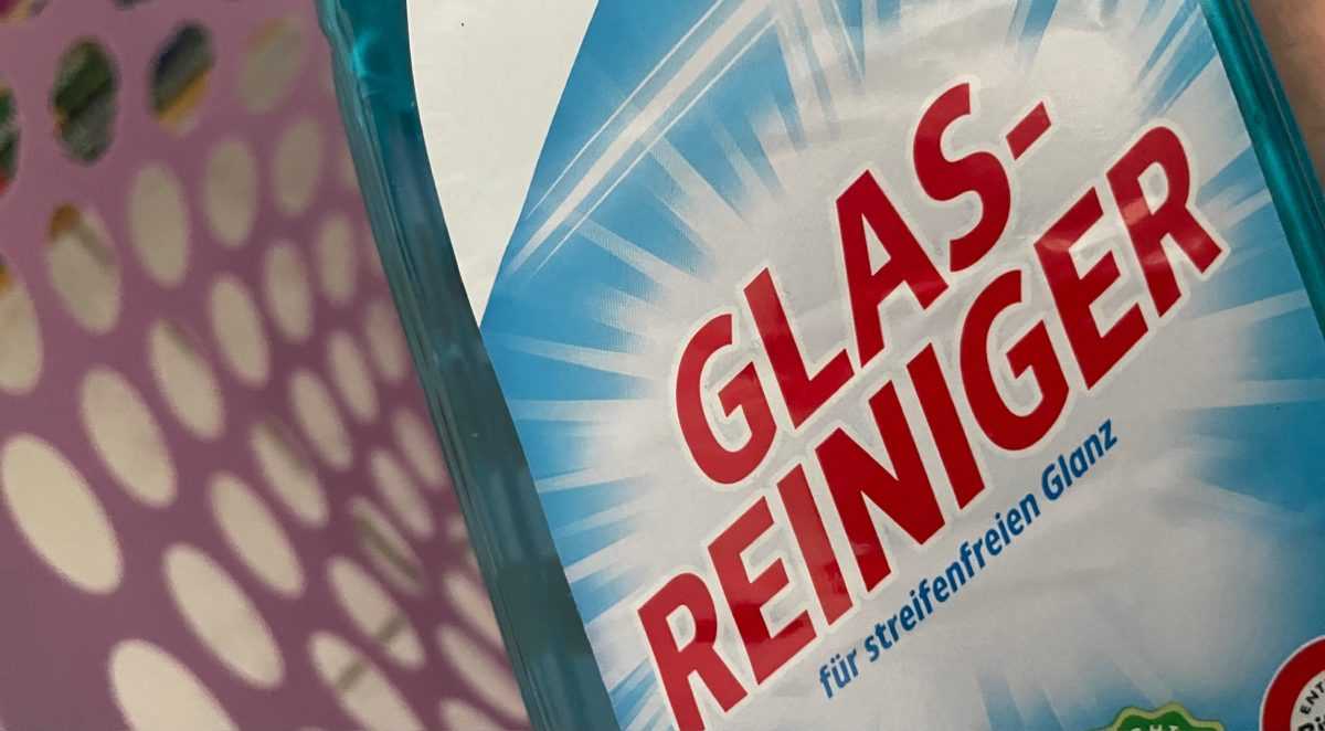 Sredstvo za čišćenje stakla (ILUSTRACIJA) / Foto: Fenix (SC)