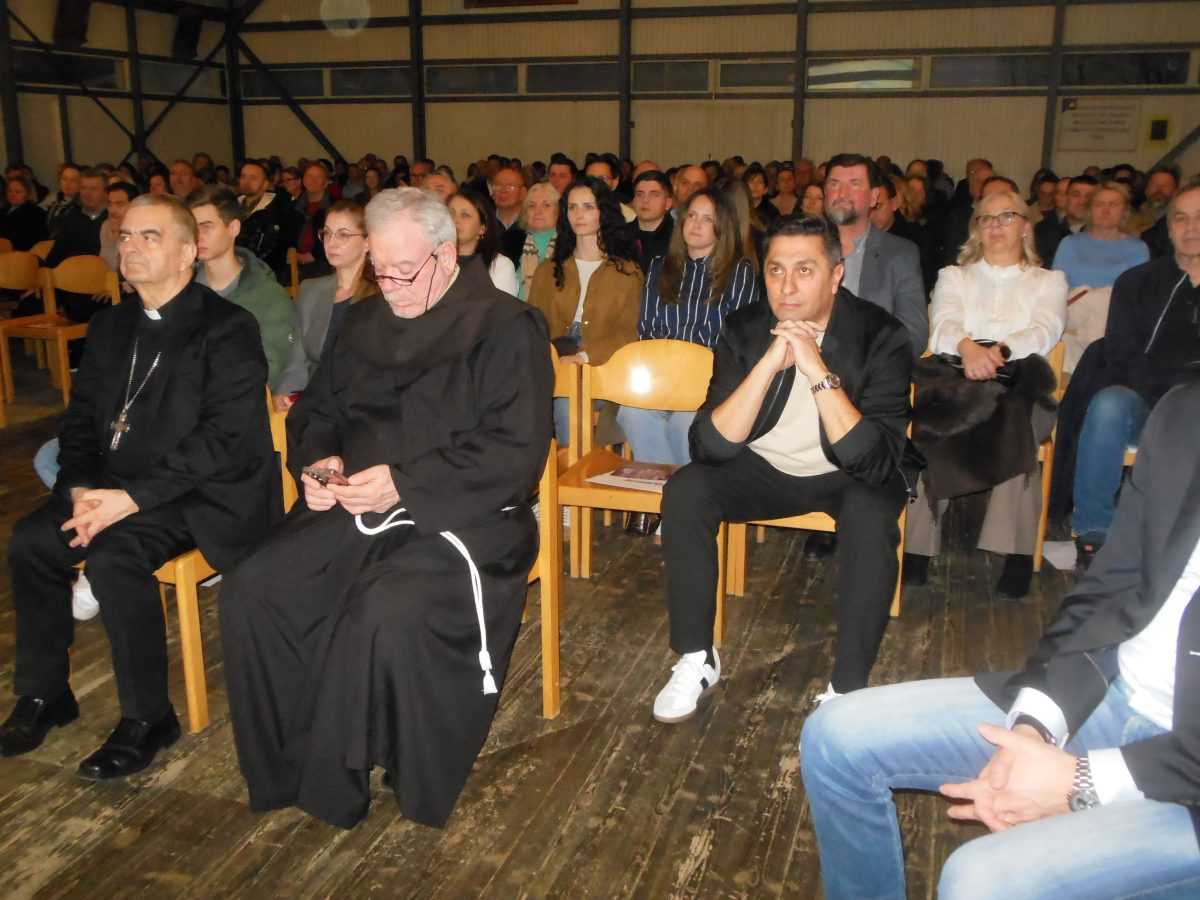 Projekcija filma "Tiha moć"/ Foto: Fra Jozo Župić