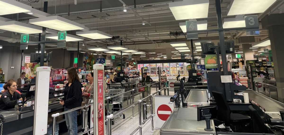 NOĆ UŽASA U SUPERMARKETU: 29-godišnjak je blagajnicu držao kao taokinju gotovo 12 sati
