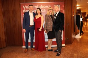 OD PODRUMA DO CRVENOG TEPIHA: Zbog dobitnika poput Valentina Antičevića nagrada Večernjakova domovnica je još značajnija OD PODRUMA DO CRVENOG TEPIHA: Zbog dobitnika poput Valentina Antičevića nagrada Večernjakova domovnica je još značajnija